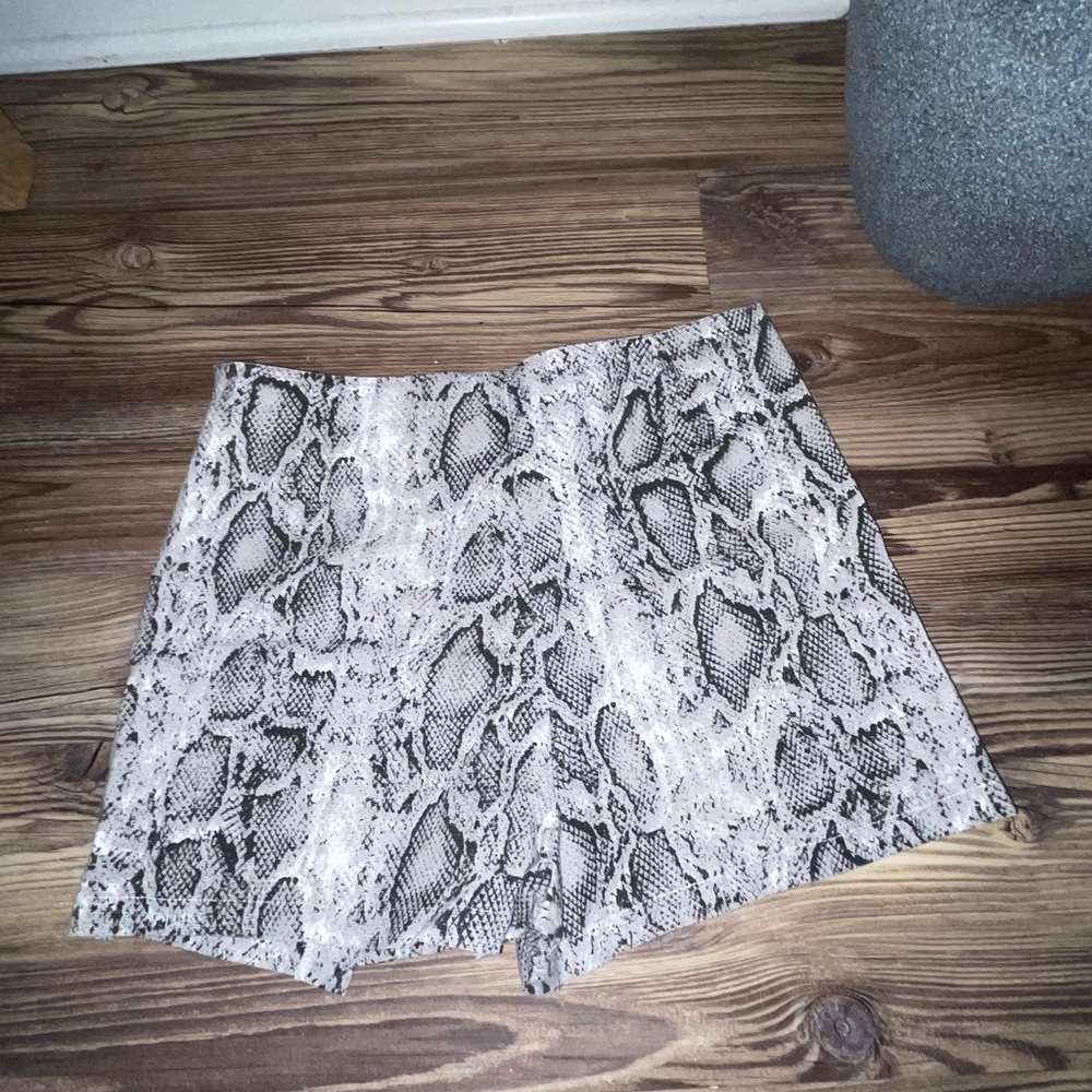 MOD skort - Picture 2 of 3